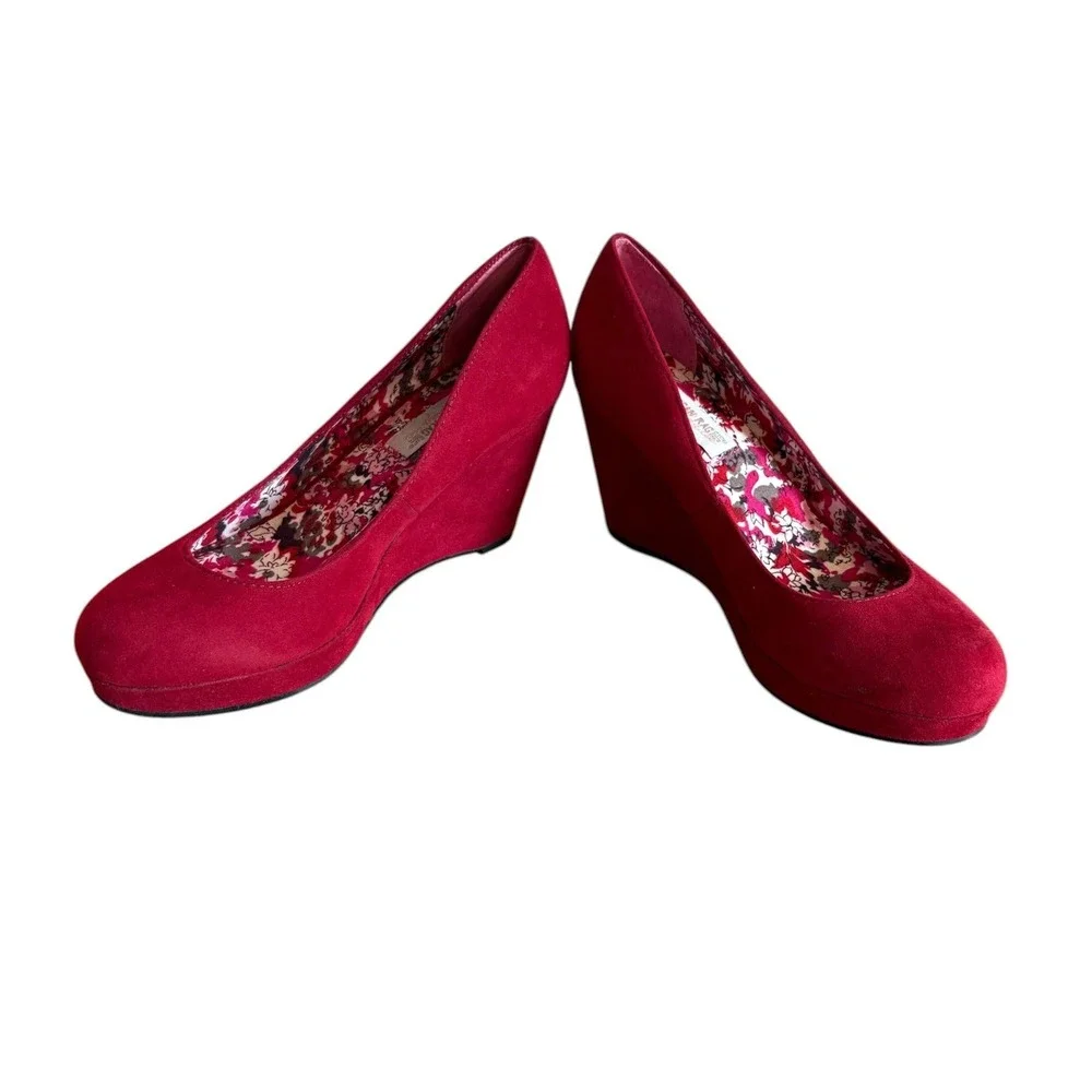 American Rag CIE Kennawin Wine Red Faux‎ Suede Wedge Pumps Platform Size 6.5M